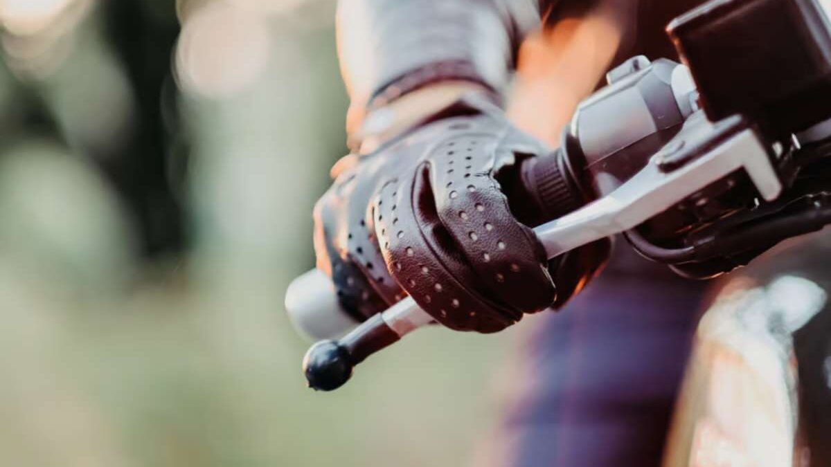 comment passer les vitesse en moto